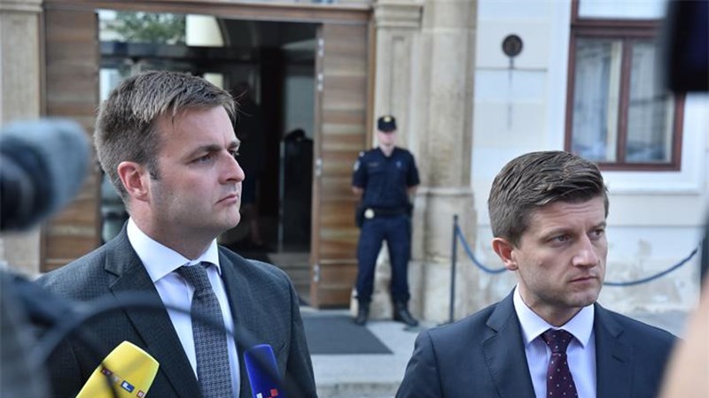 Na sutrašnjoj sjednici Vlade odluka o novom konzultantu za otkup dionica INA-e od mađarskog MOL-a